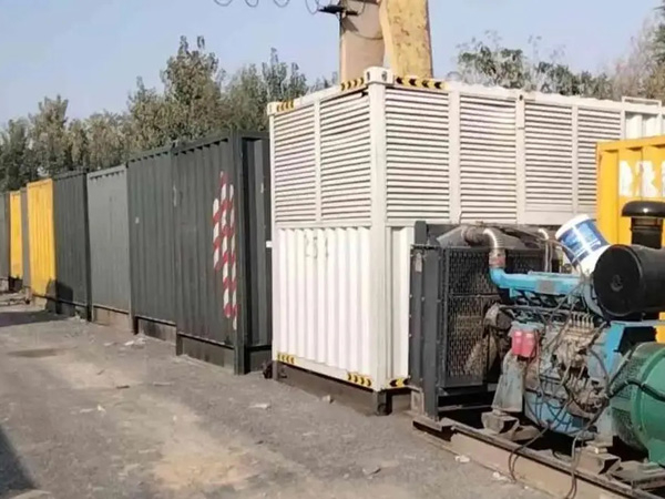 保靖200KW柴油发电机机组每小时油耗是多少？